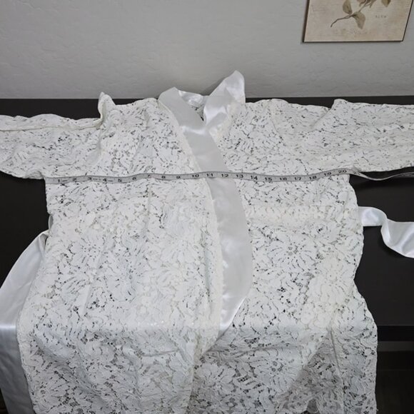Weddingstar Lace Kimono Short Robe With Belt Can Be Used As Coverup Size S/M - Picture 11 of 12